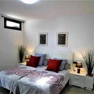 holiday-house-and-spa-lanzarote.in-canary-islands.com/